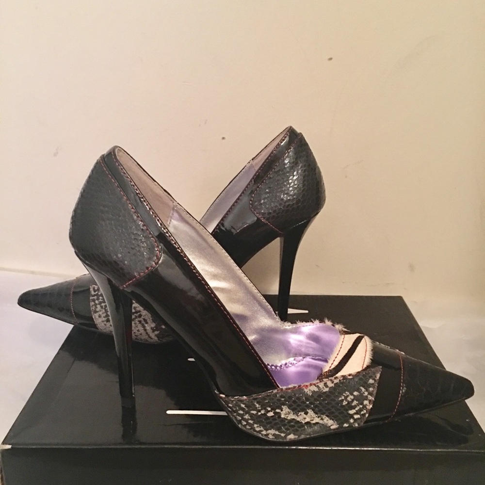 New In Box Multi pattern Black Patent Leather Pump